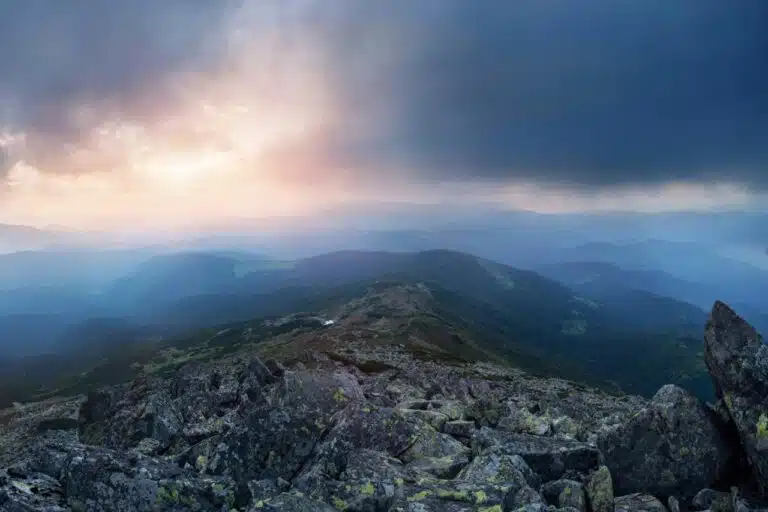 Kryminał w Karkonoszach i innych górach — legendy, tajemnice i mroczny klimat gór